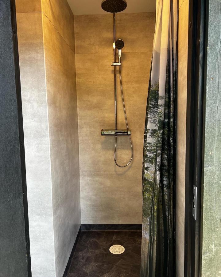 Vaettervy Glamping Hotel Habo ภายนอก รูปภาพ