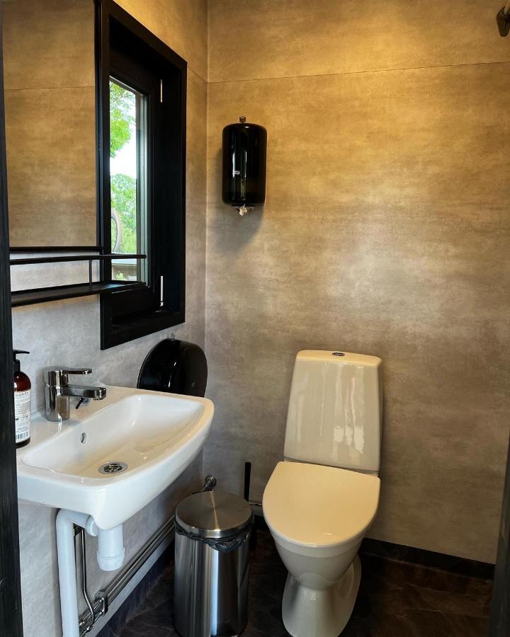 Vaettervy Glamping Hotel Habo ภายนอก รูปภาพ