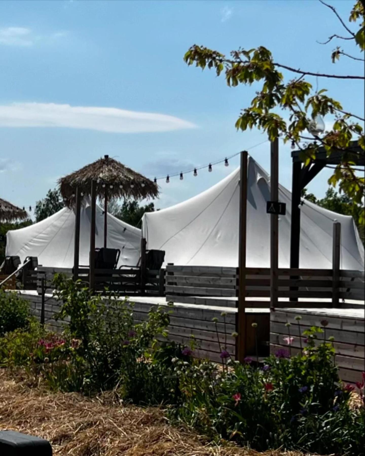 Vaettervy Glamping Hotel Habo ภายนอก รูปภาพ