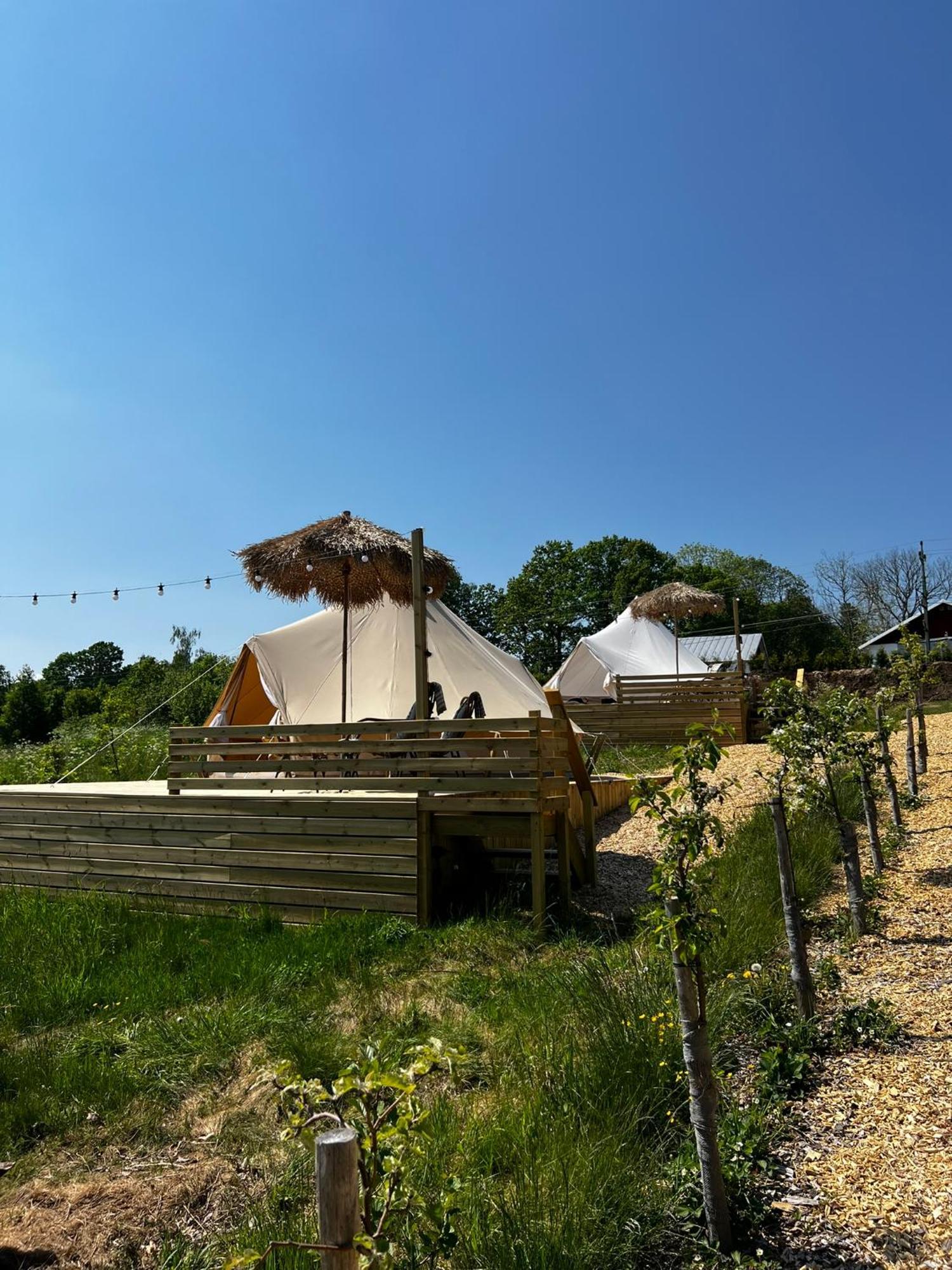 Vaettervy Glamping Hotel Habo ภายนอก รูปภาพ