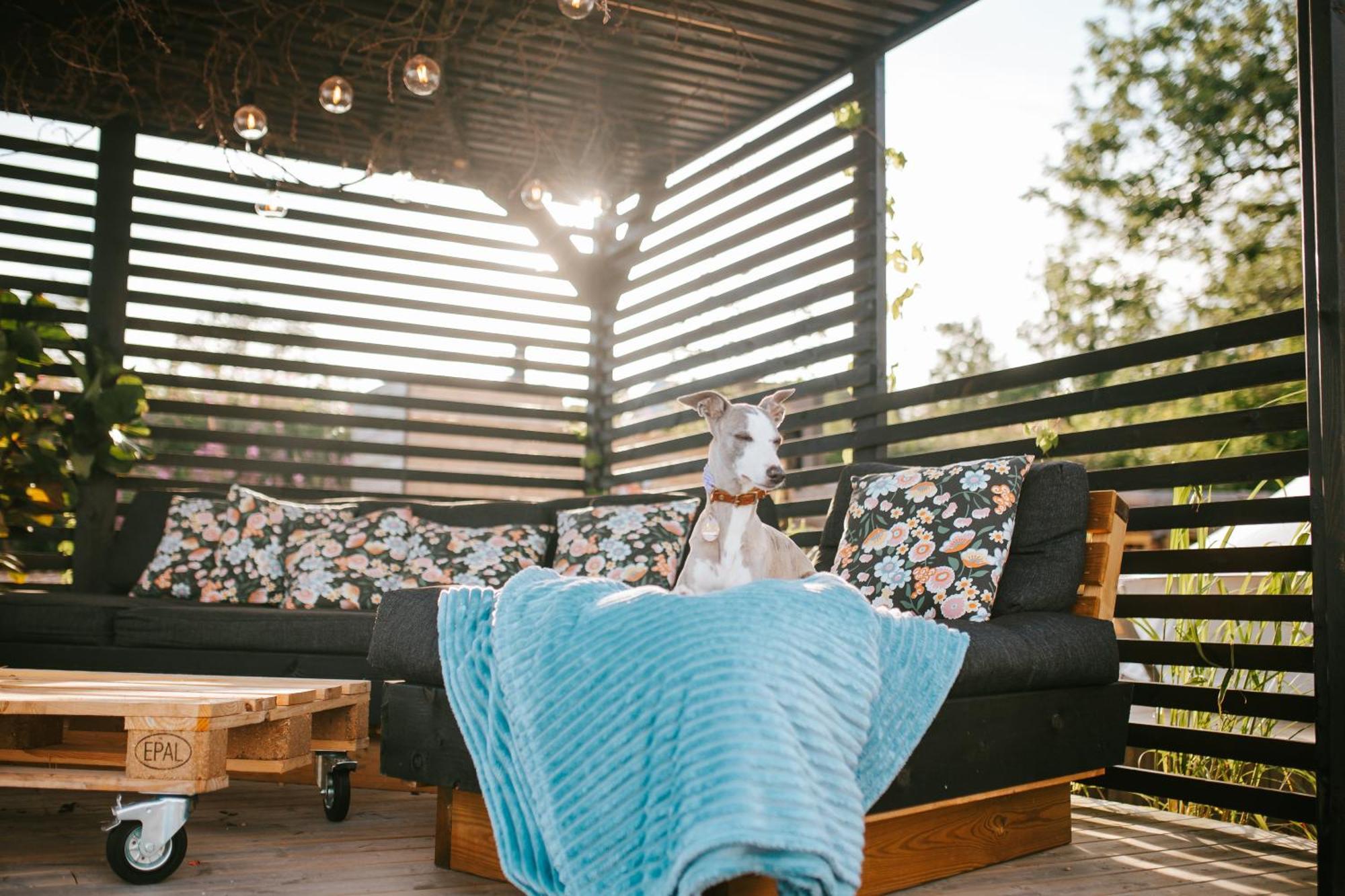 Vaettervy Glamping Hotel Habo ภายนอก รูปภาพ