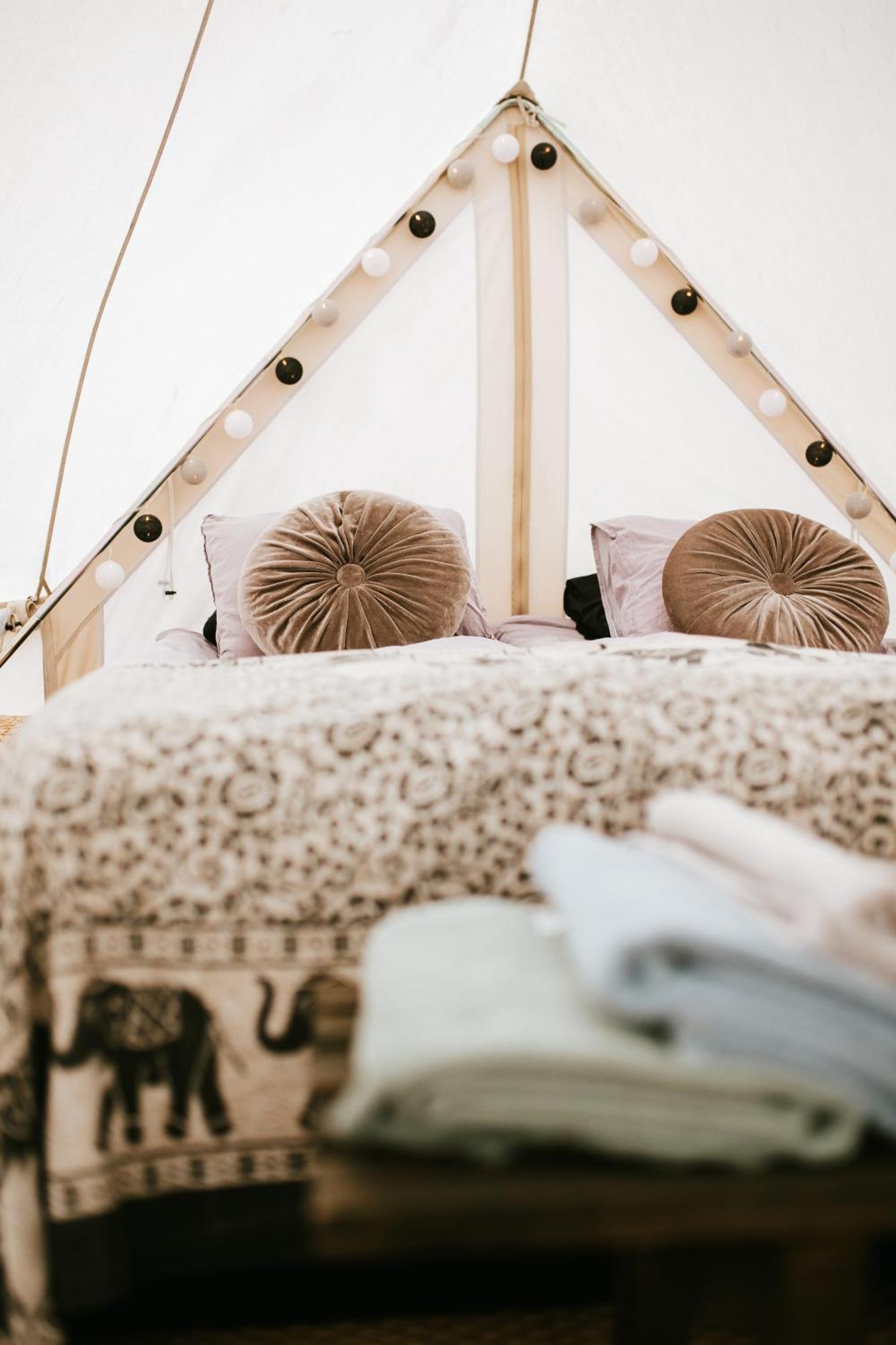 Vaettervy Glamping Hotel Habo ภายนอก รูปภาพ