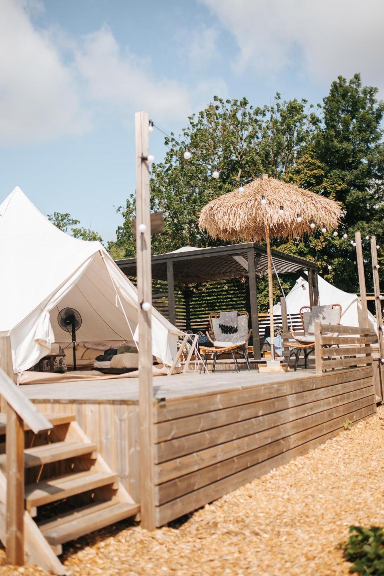 Vaettervy Glamping Hotel Habo ภายนอก รูปภาพ